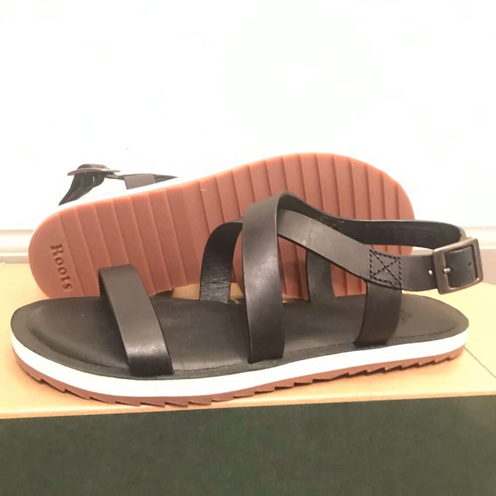 Roots Black Leather Nelson Sandal Size 6